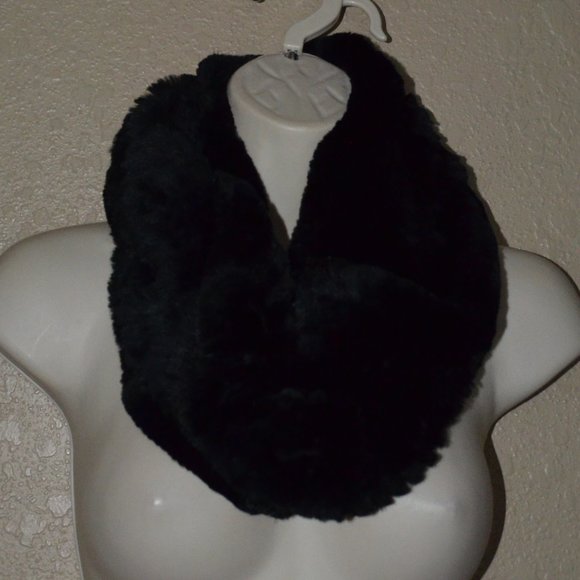 GORGEOUS!  Black REAL Rabbit Fur Infinity Scarf - Picture 1 of 5